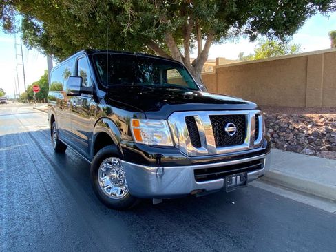 Used 2017 Nissan NV 3500 SV w/ SV Technology Package image 4