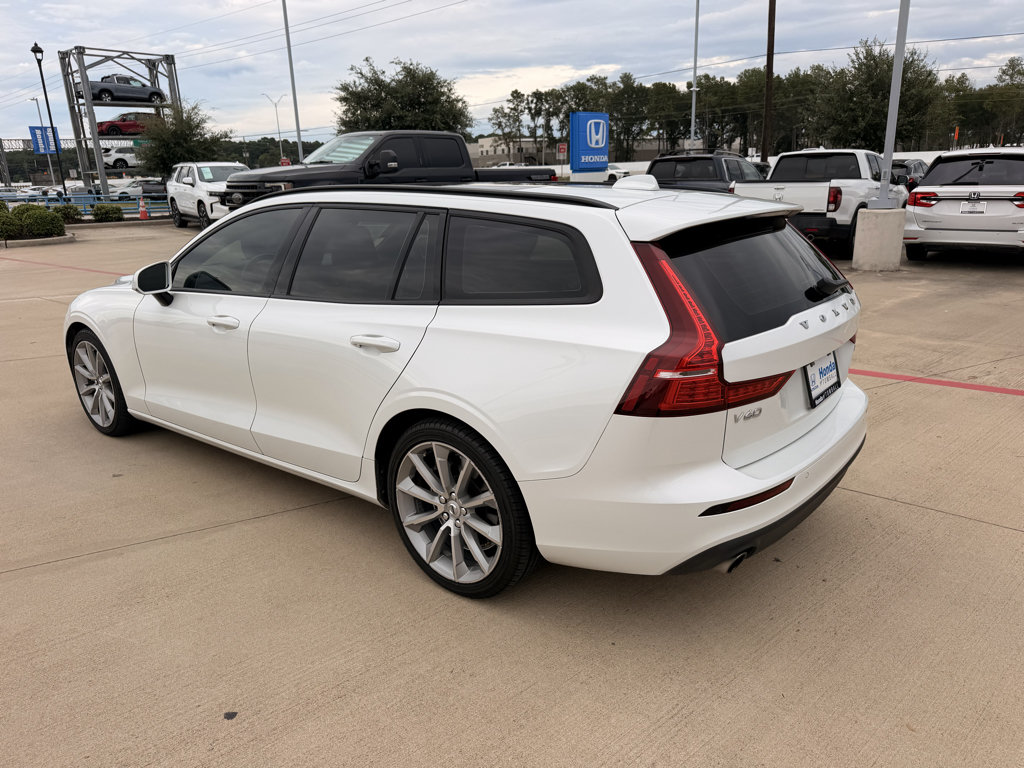 Used 2020 Volvo V60 T5 Momentum FWD image 6