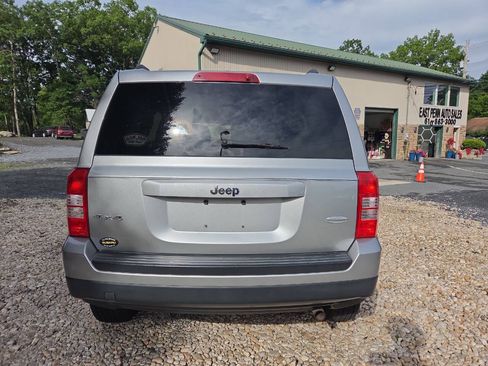 Used 2015 Jeep Patriot Latitude w/ Trailer Tow Prep Group AWD/4WD image 4