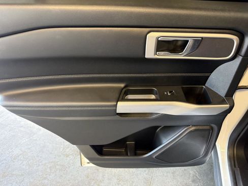 Used 2020 Ford Explorer XLT w/ Equipment Group 202A image 22