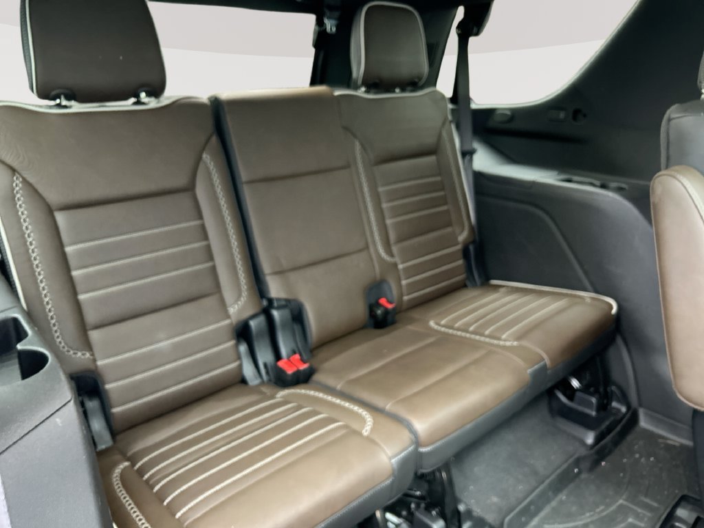 Used 2025 GMC Yukon Denali Ultimate AWD/4WD image 31
