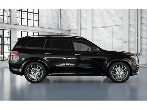 Used 2025 Mercedes-Benz GLS 450 4MATIC image 2
