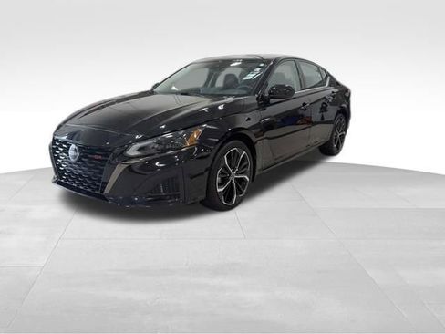 Used 2023 Nissan Altima 2.5 SR w/ SR Premium Package AWD/4WD image 19