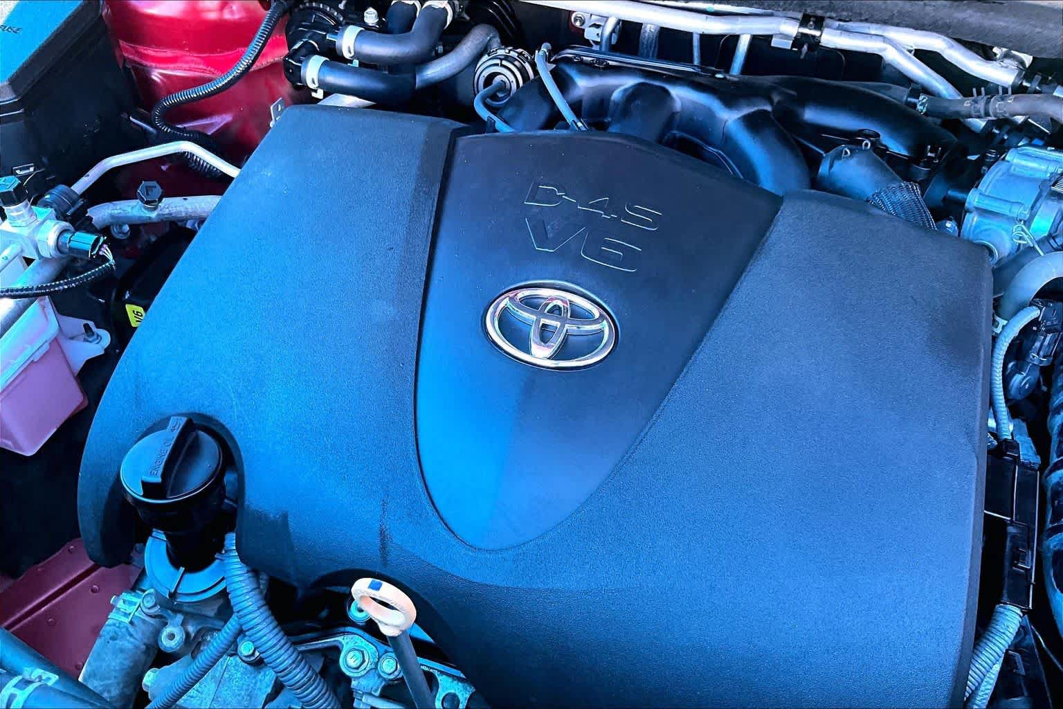 Used 2022 Toyota Highlander LE FWD image 32
