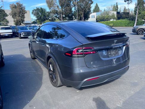 Used 2022 Tesla Model X image 4