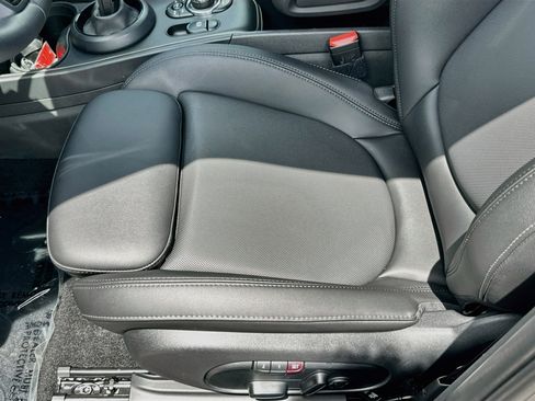 Used 2024 MINI Cooper Countryman S w/ Premium Package FWD image 19