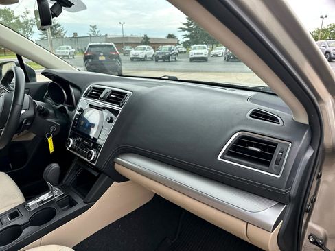 Used 2019 Subaru Outback 2.5i Premium w/ Popular Package #2 image 26