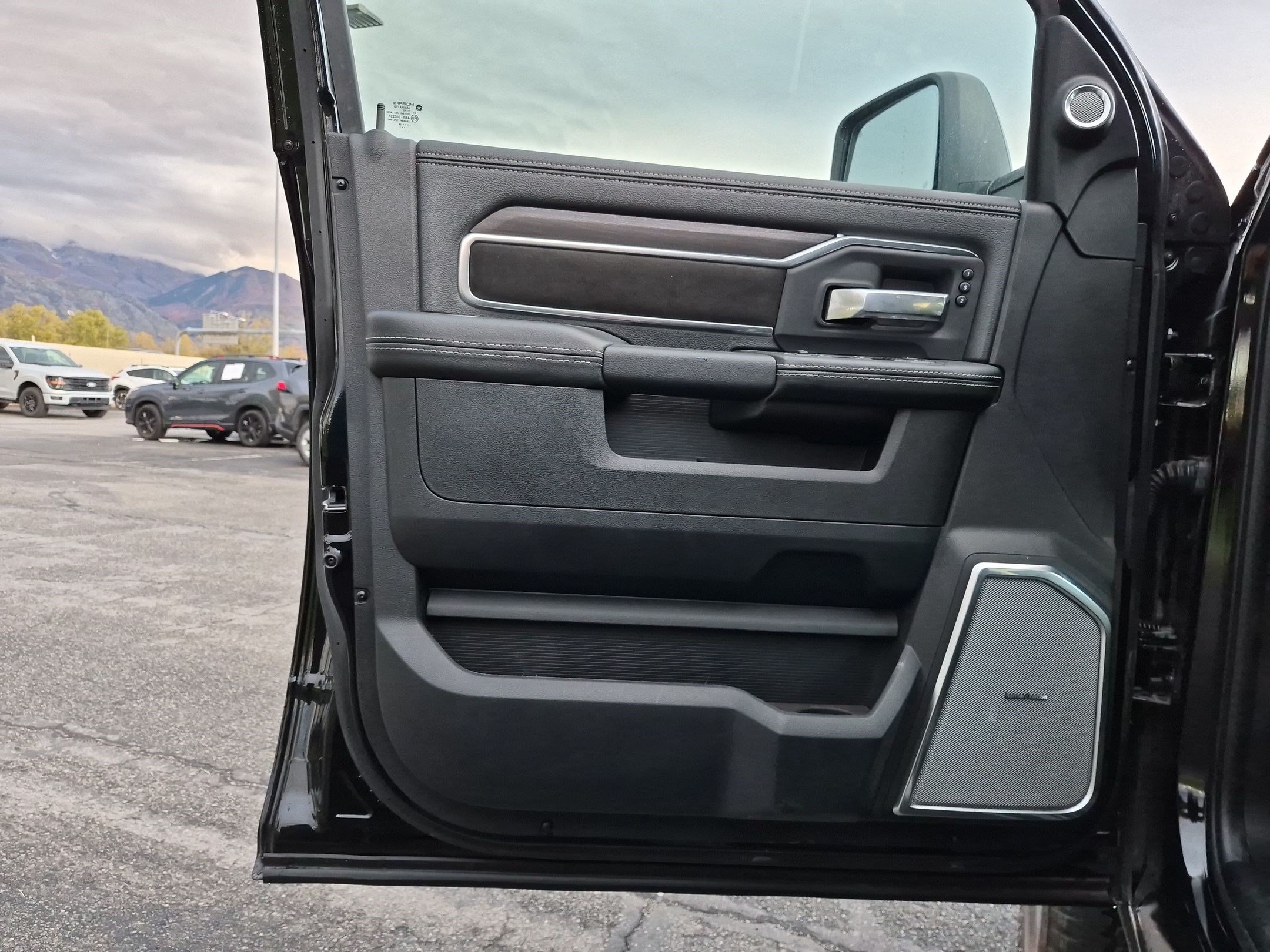 Used 2026 RAM 3500 Laramie AWD/4WD image 15