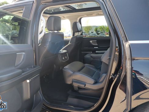 Used 2025 Ford Expedition Max Platinum AWD/4WD image 25