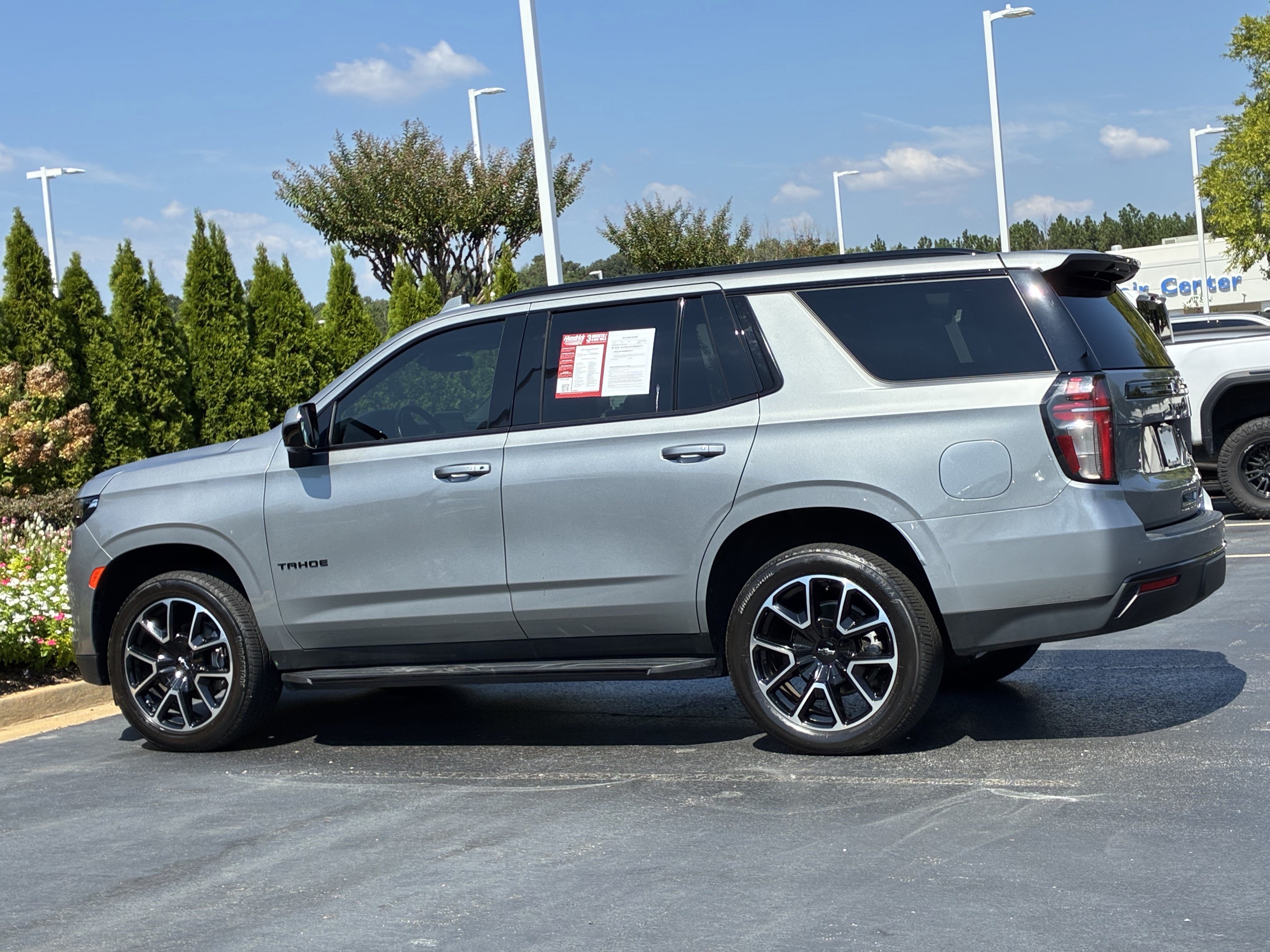 Used 2023 Chevrolet Tahoe RST AWD/4WD image 9