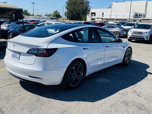 Used 2021 Tesla Model 3 Standard Range Plus RWD image 9