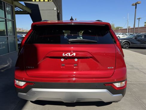 Used 2024 Kia Niro EX w/ EX Cold Weather Package image 13
