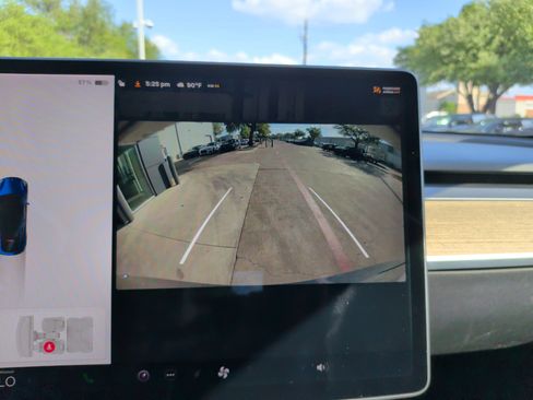 Used 2022 Tesla Model Y Performance image 16