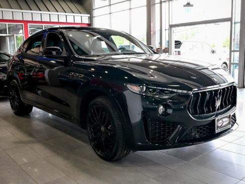 Used 2022 Maserati Levante Modena AWD/4WD image 3