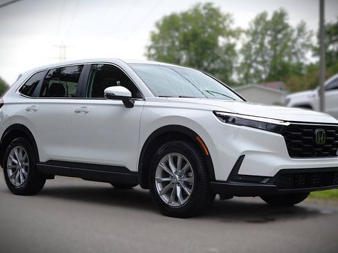 Used 2023 Honda CR-V EX-L image 3