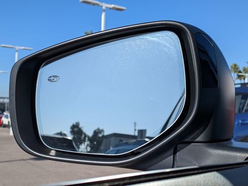 Certified 2025 Subaru Outback Limited image 25