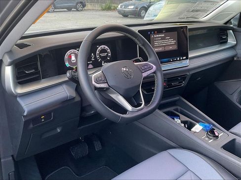 New 2026 Volkswagen Tiguan SE AWD/4WD image 9