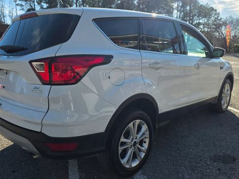 Used 2019 Ford Escape SE image 6