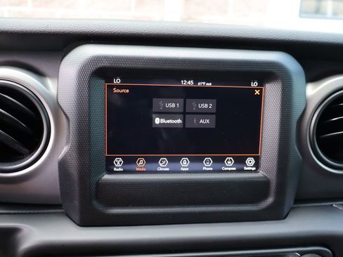 Used 2018 Jeep Wrangler Unlimited Sport S AWD/4WD image 21