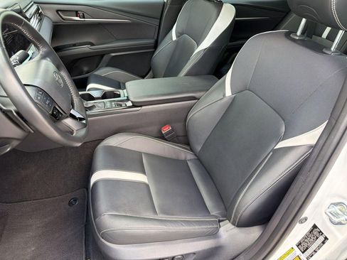 Used 2025 Toyota Camry SE w/ Multimedia Upgrade Package FWD image 5