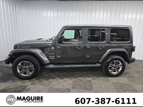 Used 2021 Jeep Wrangler Unlimited Sahara AWD/4WD image 5