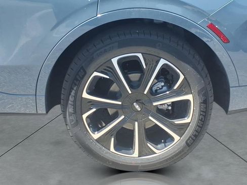 New 2026 Lincoln Nautilus Reserve AWD/4WD image 4