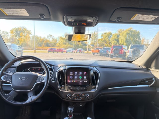 Used 2022 Chevrolet Traverse RS w/ LPO, Floor Liner Package FWD image 17