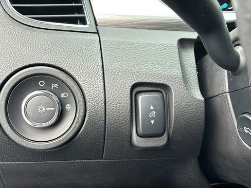 Used 2015 Ford Taurus SEL w/ Equipment Group 201A image 15