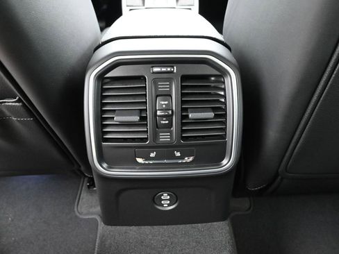New 2026 Porsche Macan AWD/4WD image 18