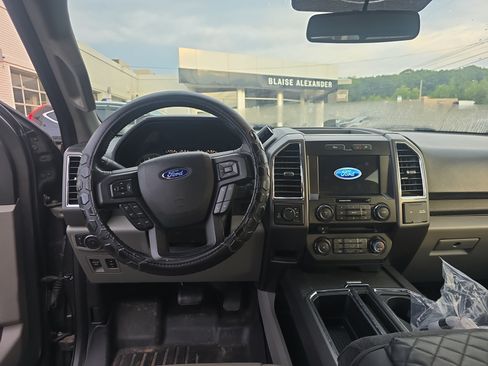 Used 2017 Ford F150 XLT w/ Equipment Group 302A Luxury AWD/4WD image 17