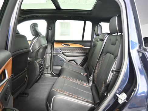Used 2022 Jeep Grand Cherokee Summit 4xe AWD/4WD image 18