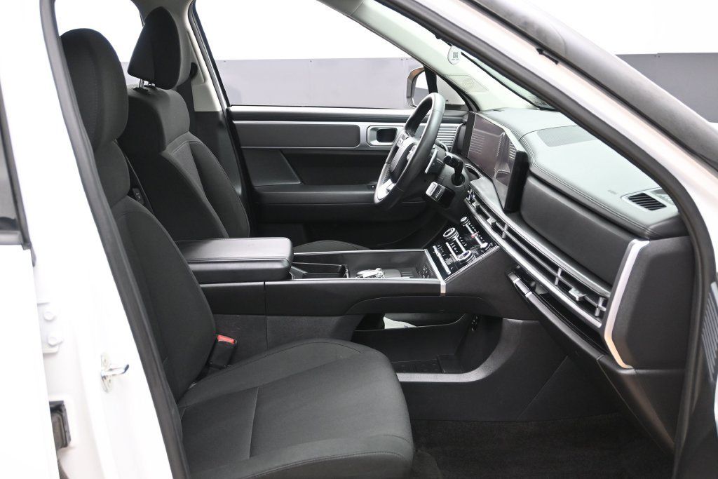 Used 2024 Hyundai Santa Fe SE FWD image 29
