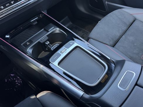 Used 2024 Mercedes-Benz GLB 250 image 28