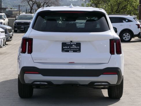 New 2026 Kia Sorento LX image 5