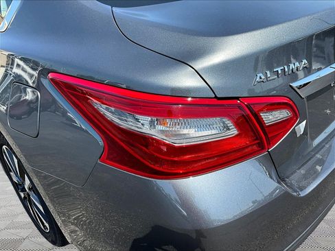 Used 2018 Nissan Altima 2.5 SV FWD image 22