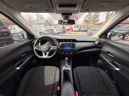 Used 2021 Nissan Kicks SV image 2