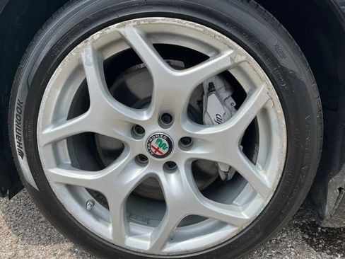 Used 2020 Alfa Romeo Giulia Ti w/ Active Blind Spot Package AWD/4WD image 10