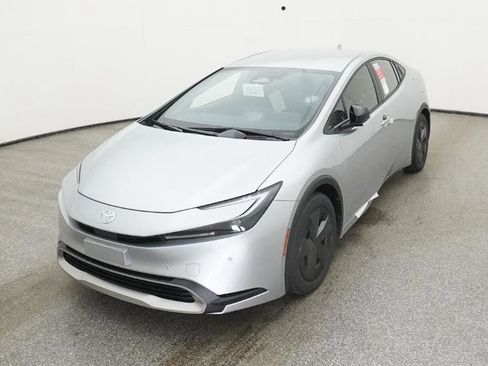 New 2025 Toyota Prius Plug-In Hybrid image 4