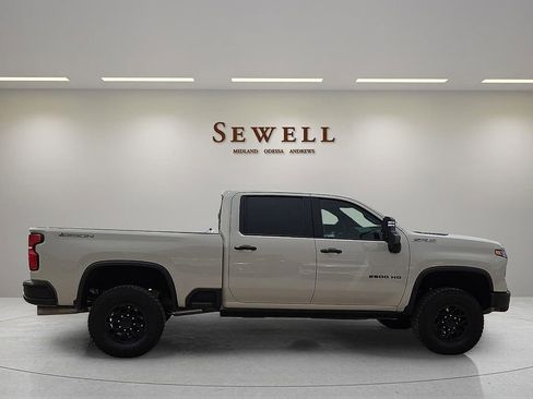 Used 2026 Chevrolet Silverado 2500 ZR2 w/ ZR2 Bison Edition AWD/4WD image 5