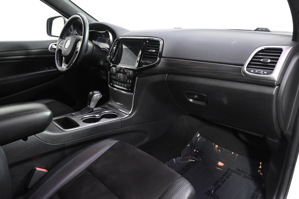 Used 2020 Jeep Grand Cherokee Altitude AWD/4WD image 15