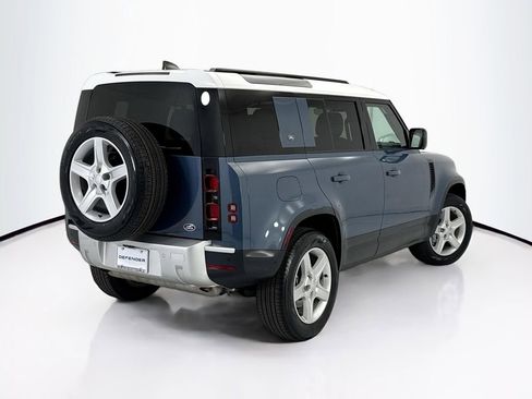 Used 2022 Land Rover Defender 110 SE image 5