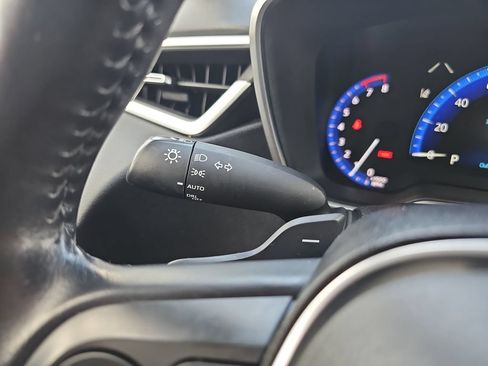 Used 2022 Toyota Corolla XSE FWD image 36