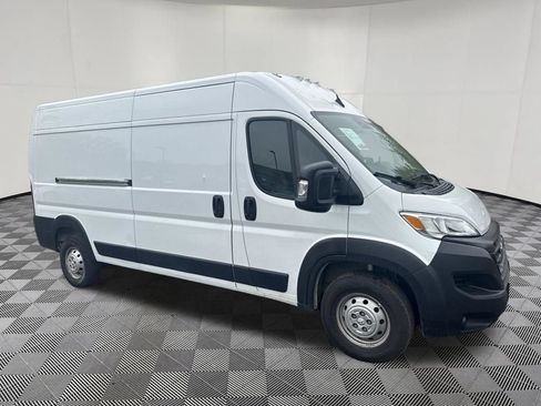 Used 2023 RAM ProMaster 2500 FWD image 2