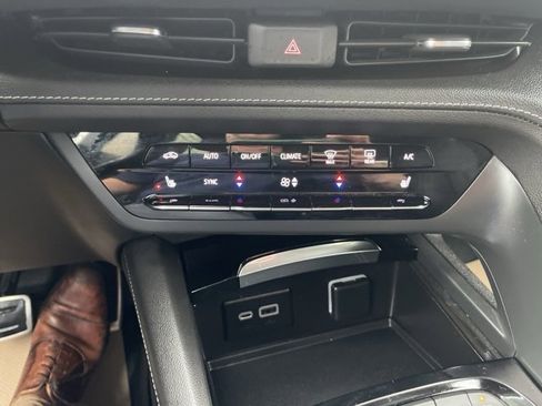 Used 2023 Buick Envision Essence w/ Sport Touring Package image 22