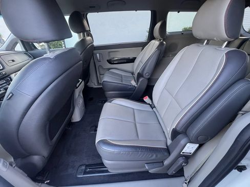 Used 2018 Kia Sedona SX FWD image 17