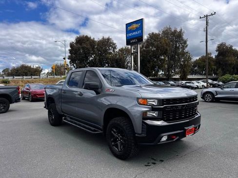 Used 2020 Chevrolet Silverado 1500 Custom Trail Boss w/ Custom Convenience Package image 2