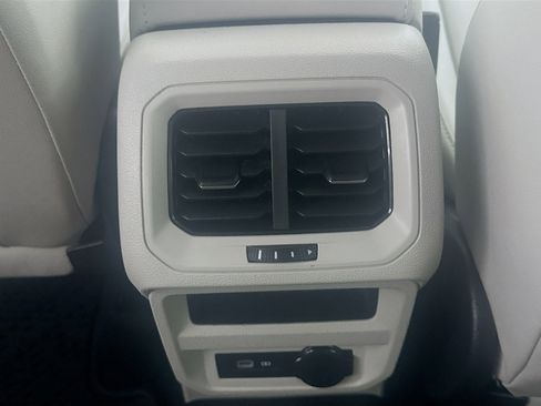 Used 2023 Volkswagen Tiguan SE FWD image 27
