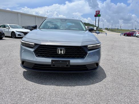 Used 2025 Honda Accord SE image 7