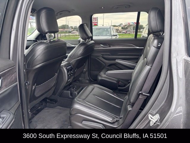 Used 2023 Jeep Grand Cherokee L Limited AWD/4WD image 41