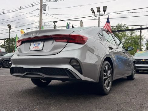 Used 2023 Kia Forte LXS FWD image 9